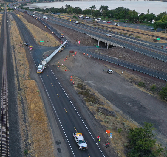 Blades_truck_Columbia-Gorge