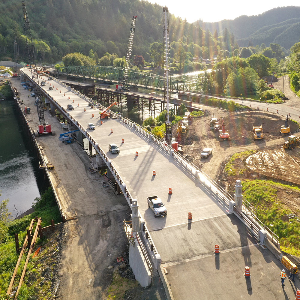 New Scottsburg Bridge opens to traffic