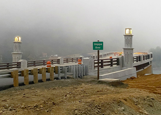Scottsburg Bridge pylons