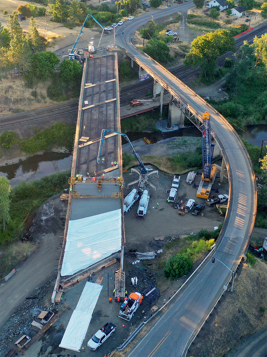 Oakland Bridge deck pour