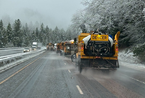 ODOT crews on Interstate 5