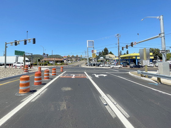Northbound off-ramp at I-5 Exit 125 in Roseburg