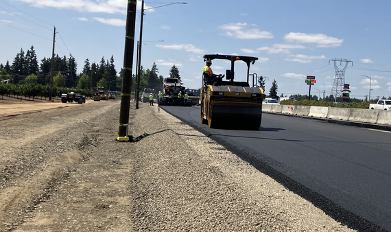 photo showing construction at the I-5 Aurora-Donald interchange