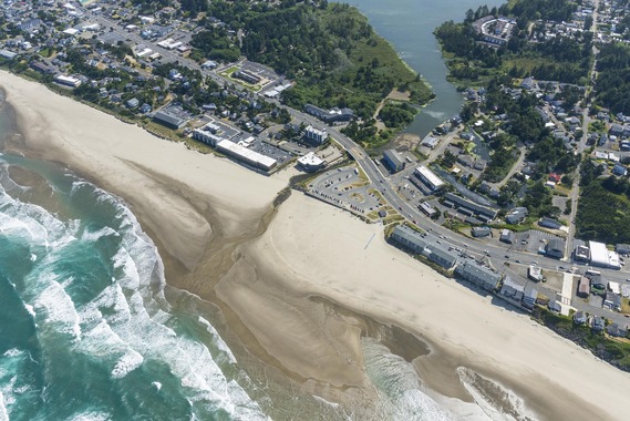 Aerial photo of U.S. 101 in Lincoln City