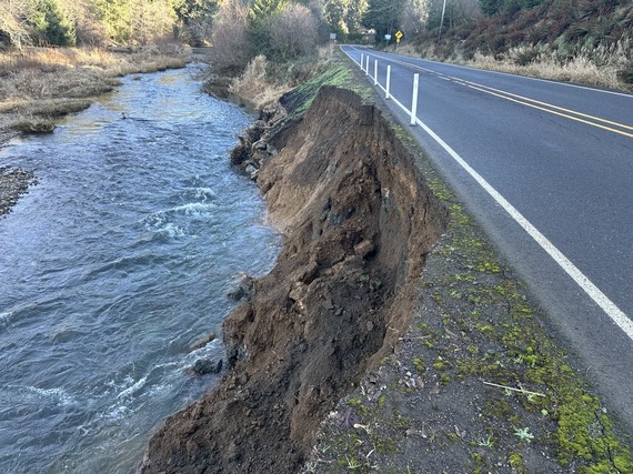 Photo showing OR 130 site for emergency repair