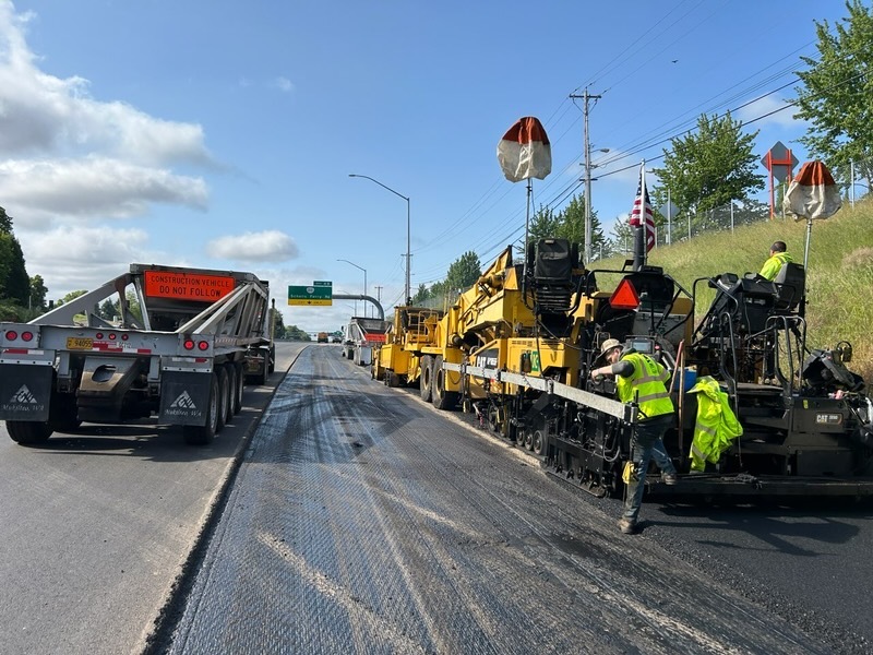 Crews laying down final pavement on OR 217