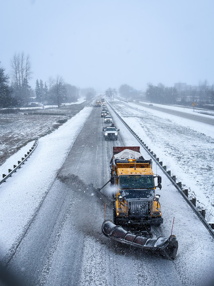 I-5 northbound at exit 237 overpass at Millersburg in Linn County. Feb. 13, 2025. Snow plow leading the way for traffic to get through safely.