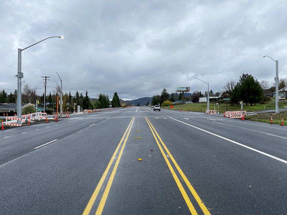Intersection of Oregon 42 and Rolling Hills Road
