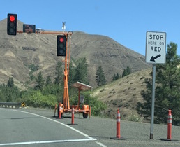 Temporary traffic signal