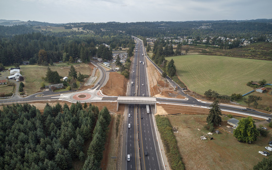 I-5 widening Kuebler Boulevard to Delaney Road project photo.  