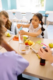 students eating lunch