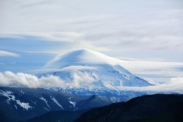 mt hood with blue skies and clouds