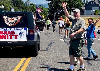 Rep Witt at annual Kiwanis St. Helens Parade