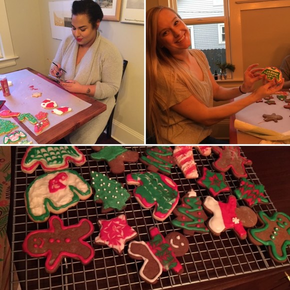 Decorating Christmas Cookies 