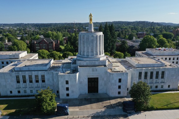 photo of the Oregon State Capitol