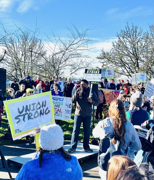 Representative Nelson speaking at Oregon Nursing Association lead strike.