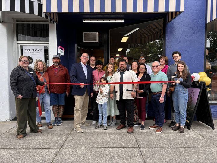 Ribbon Cutting Ceremony Photo