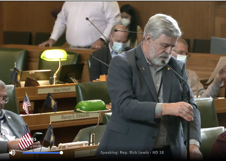 Courtesies - Rep. Lewis Extends Courtesies to Oregon State Police for Their Service to the Legislative Assembly