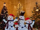 snowmen in rotunda