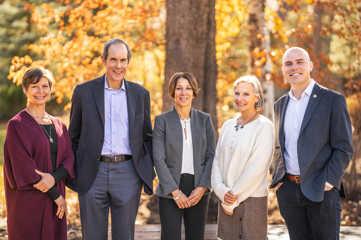 Rep. Bowman with Dr. Brian Druker and other leaders from the Knight Cancer Institute.