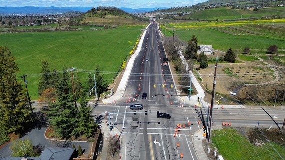 Foothill Road looking north