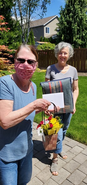 Lori Kellogg receives retirement blanket