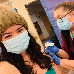 Carolina Parente vaccine selfie