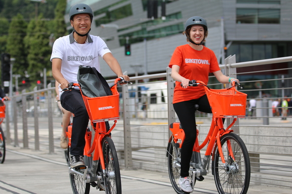 BIKETOWN riders on opening day
