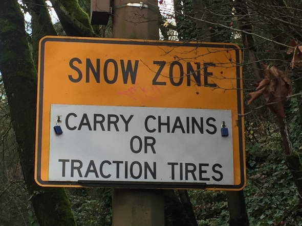 Snow zone sign W Burnside