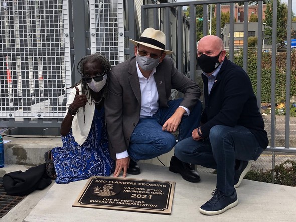 Commissioner Hardesty, Mayor VanGordon, and Jeff Miller of Travel Portland at the new Ned Flanders Crossing plaque