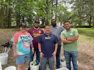 PBOT employees at Adopt One Block volunteer event