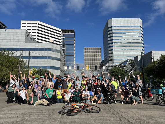 City Bike Bus group photo at Salmon Springs