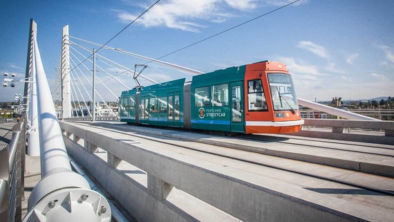 Streetcar at Tilikum Crossing