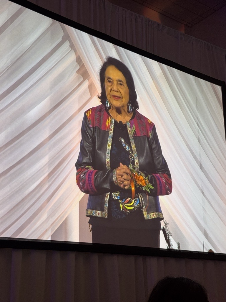 Activist Dolores Huerta speaks at Portland gala