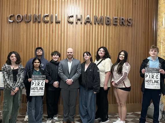Councilor Green with Lincoln High School students
