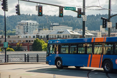 Image of a TriMet bus in Northwest Portland