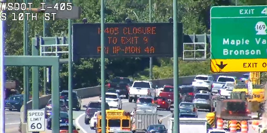 A previous I-405 closure near Exit 4 in Renton with high traffic.