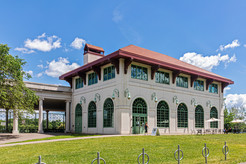 Como Lakeside Pavilion during summer