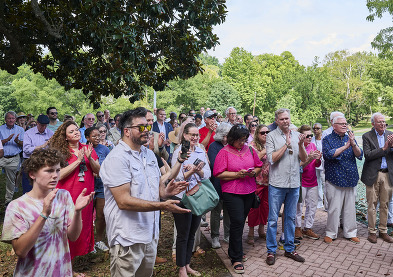 Sunnyside ribbon cutting 2