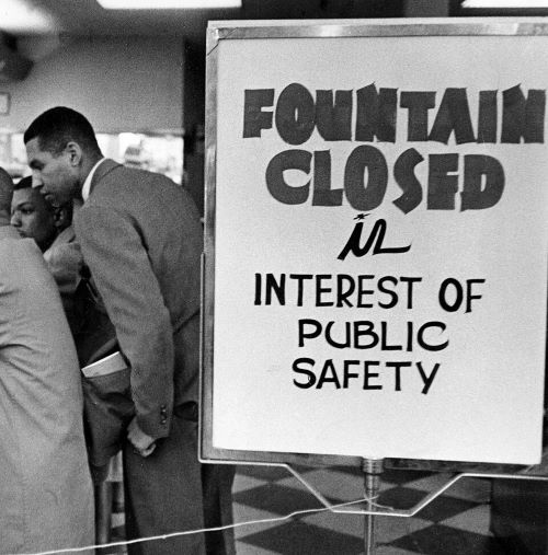 fountain closed sign