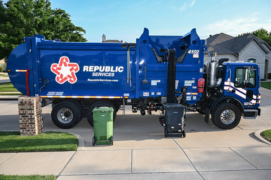 Trash Bin Collection Truck