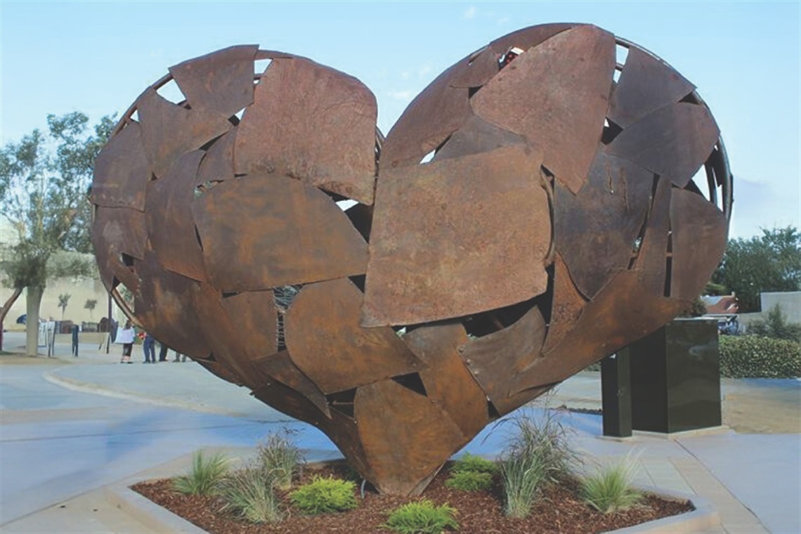 Statue of a heart