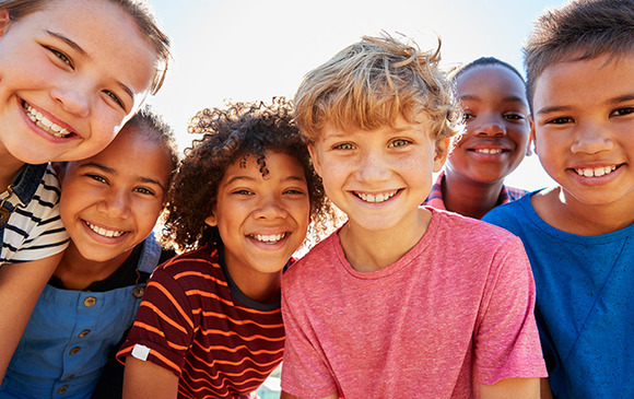 529 Day illustration of happy children