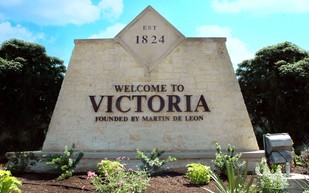 photo of the city of victoria welcome sign