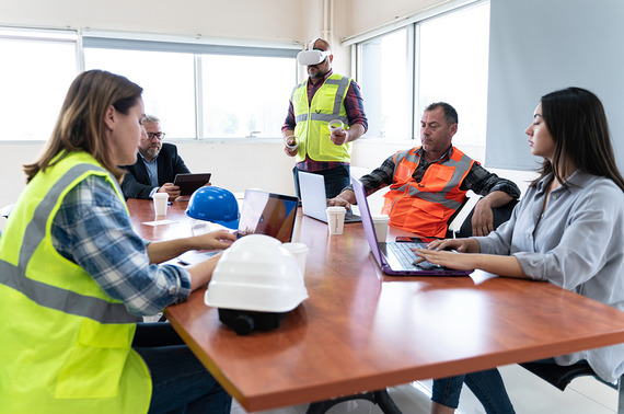 Virtual reality and safety training