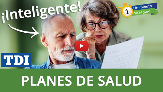 Spanish image of seniors looking at a health plan