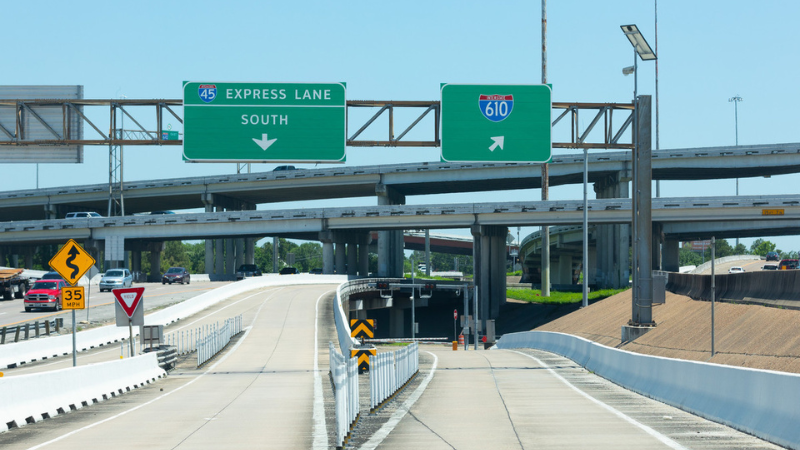 I-45 South HOV Lane Signage