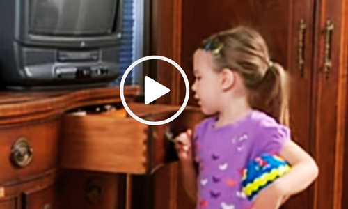 Child opening drawer, video link 
