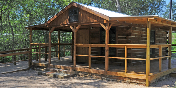 A cabin at Palmetto State Park