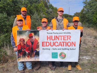 Bowhunter class photo with banner